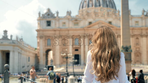 Video – Blonde woman in Vatican city video cinematic footage - Starpik Stock