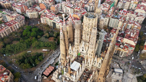 Video - Drone cinematic view of Sagrada Familia in Barcelona, Spain