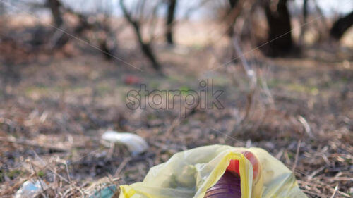 Ground with plastic bottles in a bag - Starpik