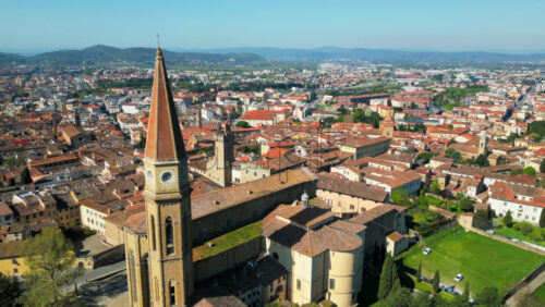 Aerial drone view of the Arezzo Cathedral, Roman Catholic cathedral in the city of Arezzo in Tuscany, Italy in daylight - Starpik Stock