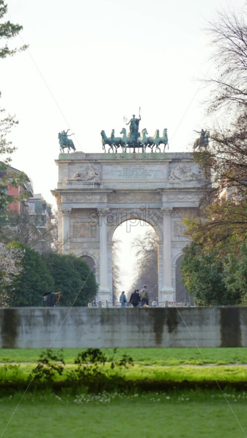 Milan, Italy – March 20, 2025: View of the Peace Arch in the Sempione Park in daylight. Vertical - Starpik Stock