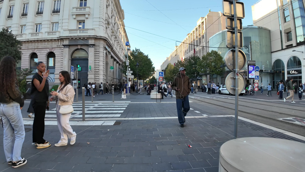 Nice, France – July 16, 2025: People walking on the streets of the city on a sunny day - Starpik Stock