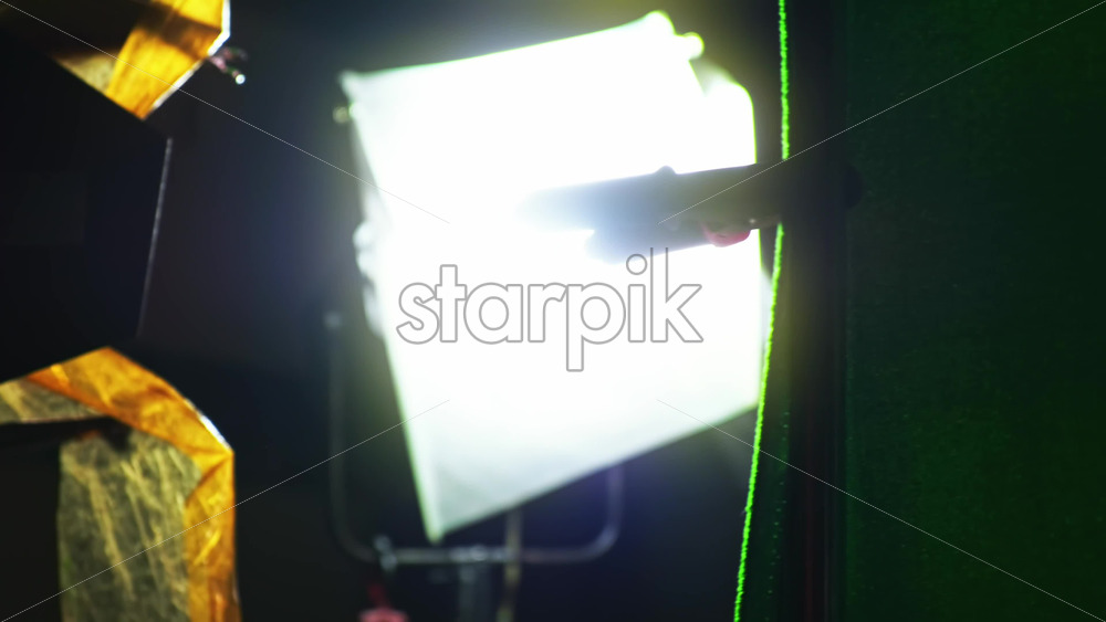 Video - Professional lighting equipment on the movie set