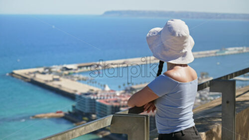 z8alicante483.mov - Starpik Stock