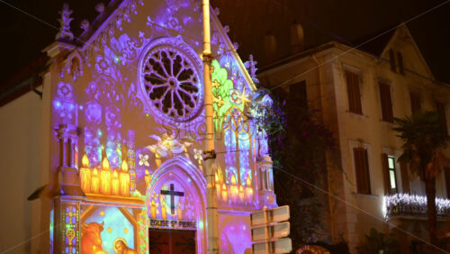 Video - Nighttime projection mapping on the historic Eglise Saint Pierre in Bordeaux, France