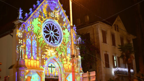 Video - Nighttime projection mapping on the historic Eglise Saint Pierre in Bordeaux, France