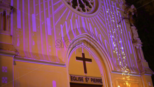 Video - Nighttime projection mapping on the historic Eglise Saint Pierre in Bordeaux, France